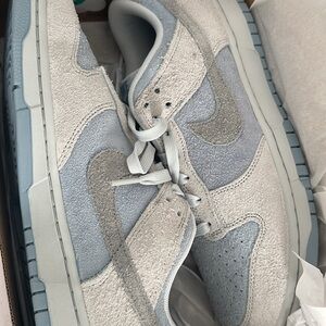 Nike Men's Light Gray and Blue Sneakers